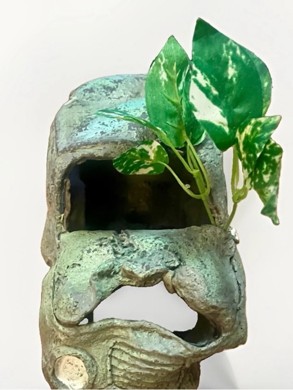 Wrecked Car Aquarium Ornament / Fish Tank Hide Cave with Faux Silk Plants, GUC